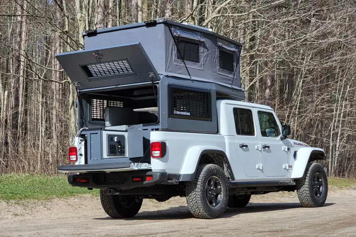 Best Truck Campers for Jeep Gladiator (2026) — What Actually Fits 8 RoverKing pop-up truck camper on a Jeep Gladiator with rear hatch open
